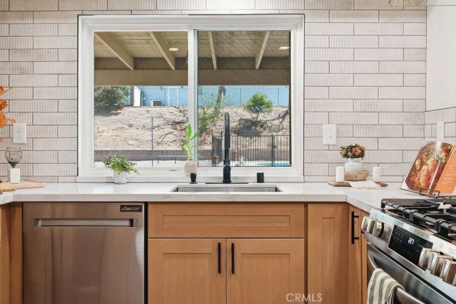 8097 Stonemist, Jurupa Valley, CA 92509