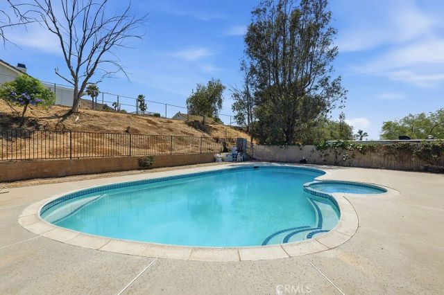 8097 Stonemist, Jurupa Valley, CA 92509