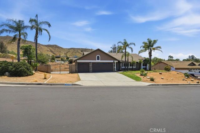 8097 Stonemist, Jurupa Valley, CA 92509