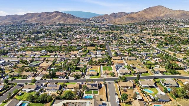 8097 Stonemist, Jurupa Valley, CA 92509