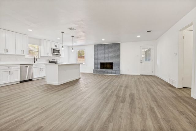 2106 Benjamin Road, Irving, TX 75060