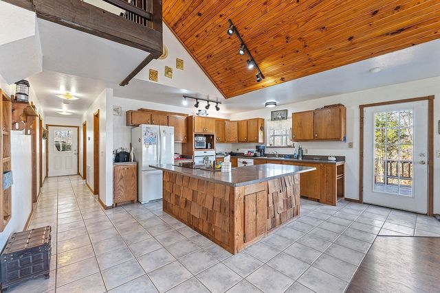 1471 Walnut Road, Anderson, MO 64831