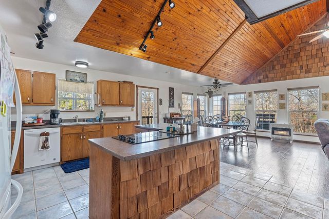 1471 Walnut Road, Anderson, MO 64831