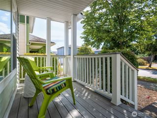 6736 29th Avenue S, Seattle, WA 98108