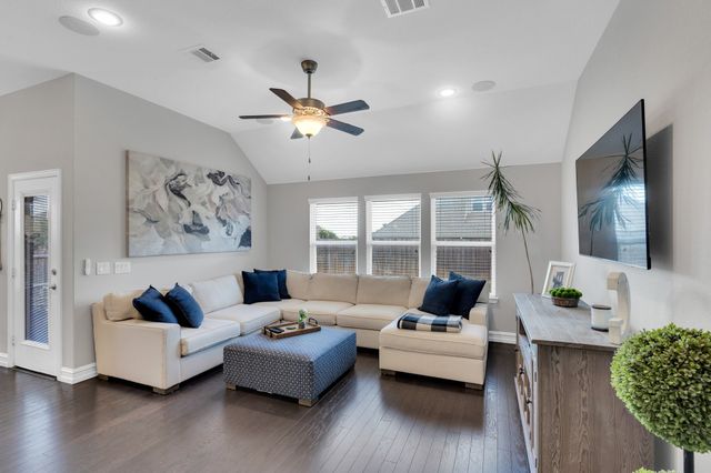 1001 Twisting Ridge Terrace, Fort Worth, TX 76052