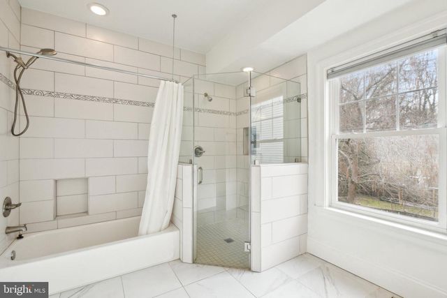 2837 MYRTLE AVE NE, Washington, DC 20018