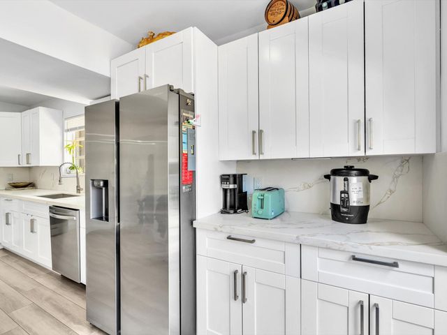 2003 N 42nd Avenue, Hollywood, FL 33021