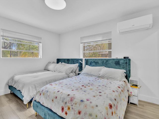 2003 N 42nd Avenue, Hollywood, FL 33021