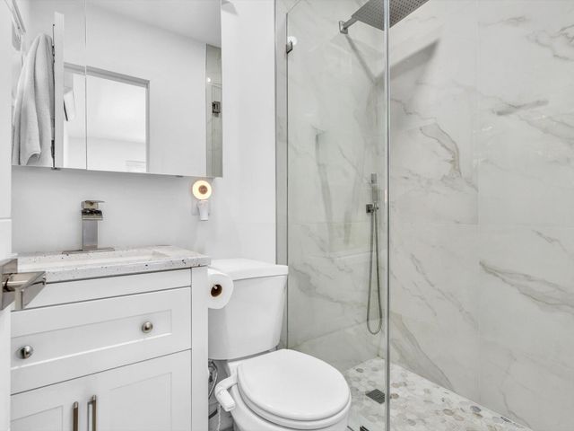 2003 N 42nd Avenue, Hollywood, FL 33021