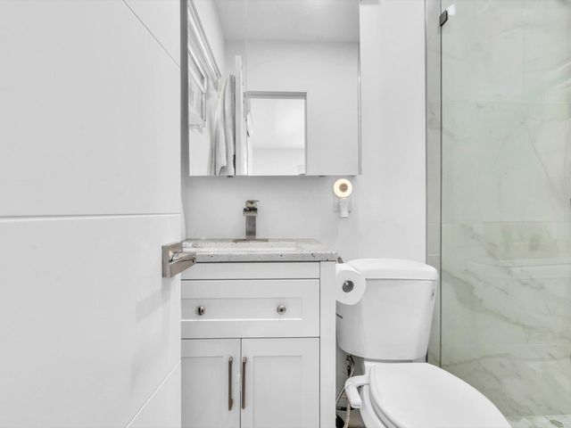 2003 N 42nd Avenue, Hollywood, FL 33021