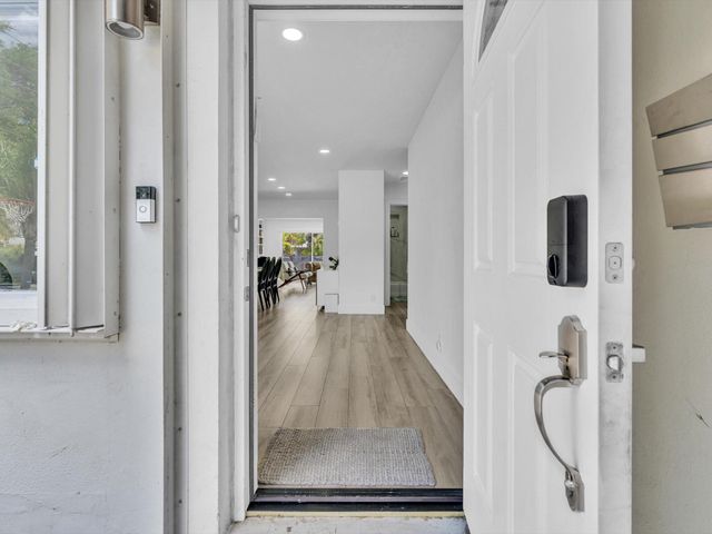 2003 N 42nd Avenue, Hollywood, FL 33021