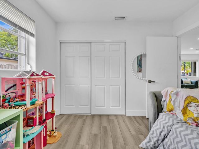 2003 N 42nd Avenue, Hollywood, FL 33021