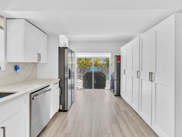 2003 N 42nd Avenue, Hollywood, FL 33021