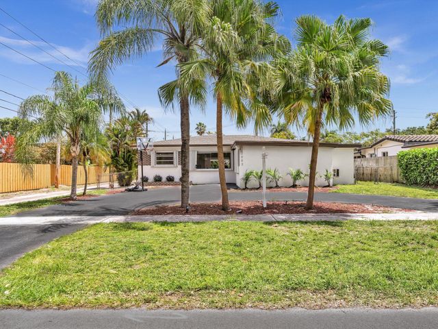 2003 N 42nd Avenue, Hollywood, FL 33021