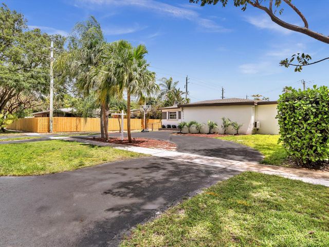 2003 N 42nd Avenue, Hollywood, FL 33021