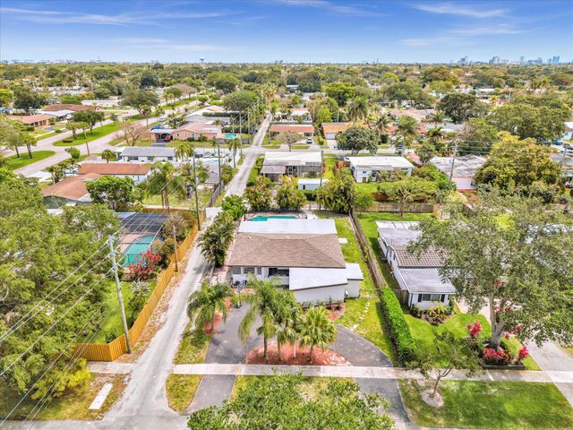 2003 N 42nd Avenue, Hollywood, FL 33021