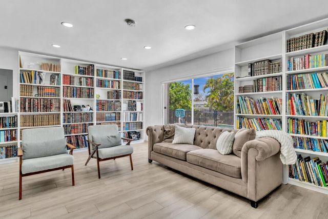 2003 N 42nd Avenue, Hollywood, FL 33021