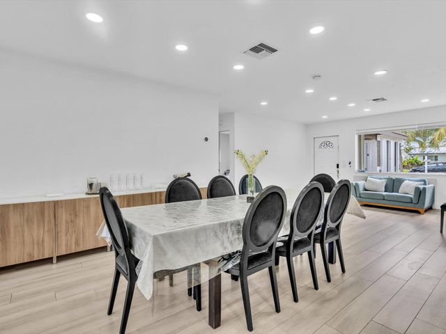 2003 N 42nd Avenue, Hollywood, FL 33021