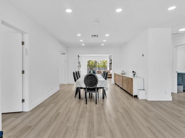 2003 N 42nd Avenue, Hollywood, FL 33021