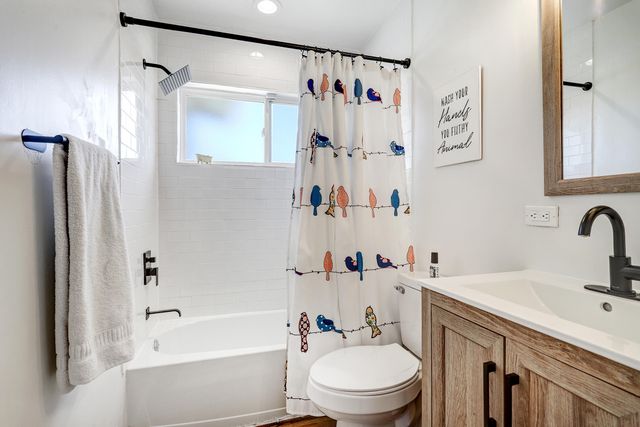 1717 Princeton Drive SE, Albuquerque, NM 87106