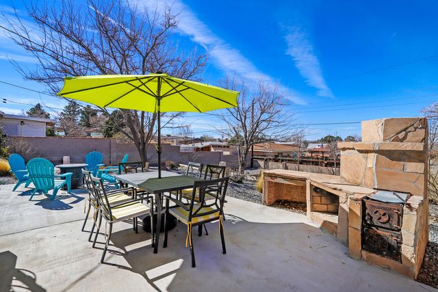 1717 Princeton Drive SE, Albuquerque, NM 87106