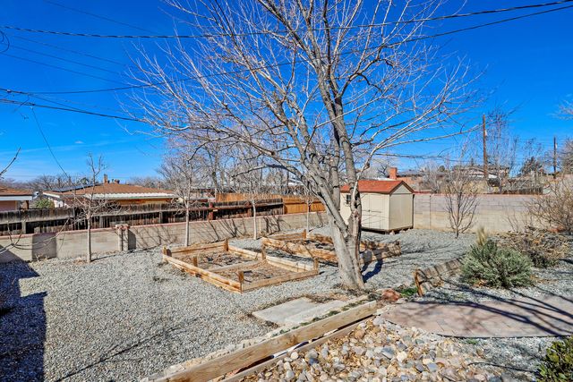 1717 Princeton Drive SE, Albuquerque, NM 87106