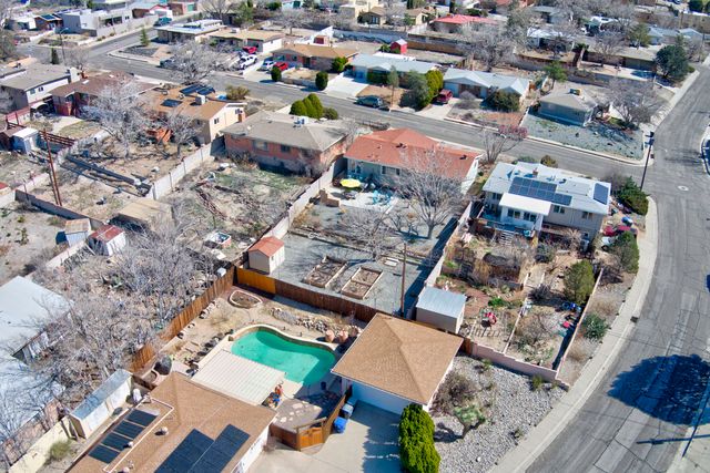 1717 Princeton Drive SE, Albuquerque, NM 87106