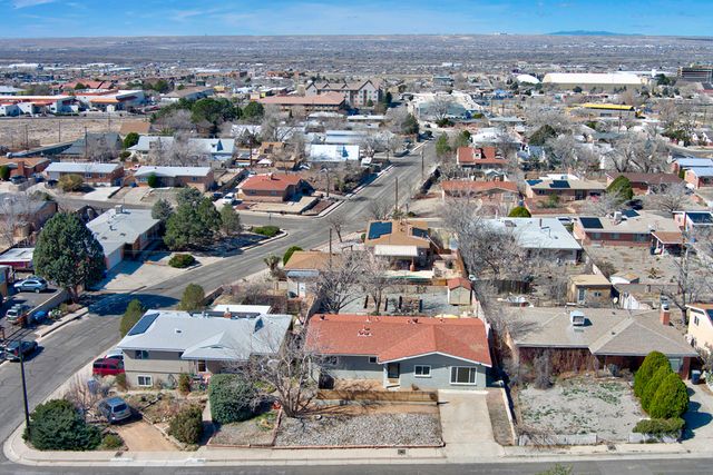 1717 Princeton Drive SE, Albuquerque, NM 87106