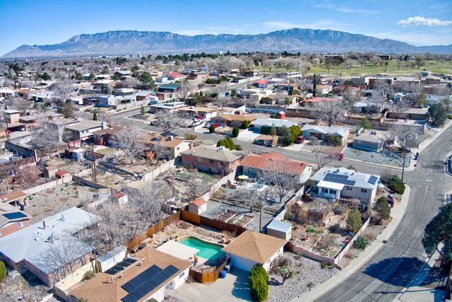 1717 Princeton Drive SE, Albuquerque, NM 87106