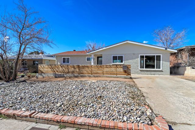 1717 Princeton Drive SE, Albuquerque, NM 87106