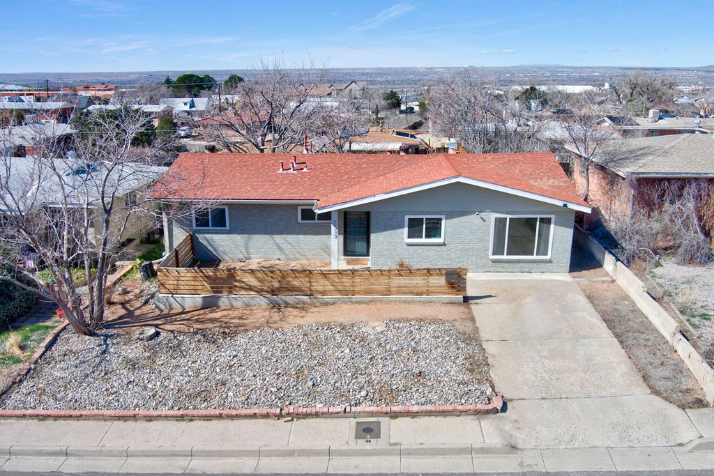 1717 Princeton Drive SE, Albuquerque, NM 87106