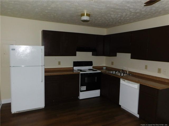 5878 Aftonshire Drive, Fayetteville, NC 28304