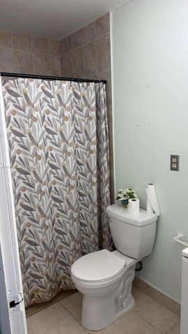 17902 NW 81st Court, Hialeah, FL 33015