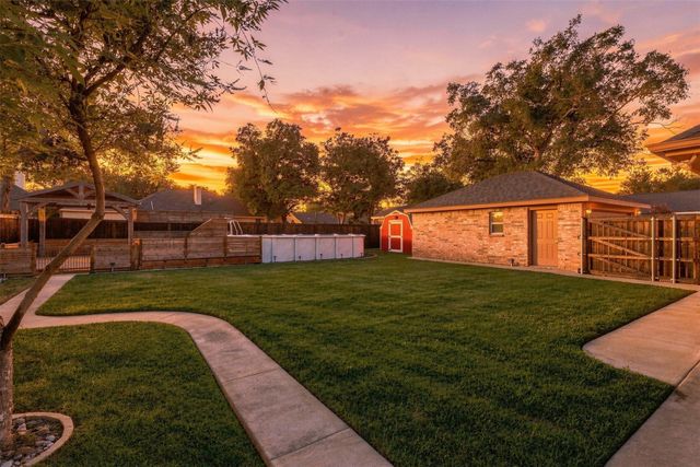 7713 Buck Street, North Richland Hills, TX 76182