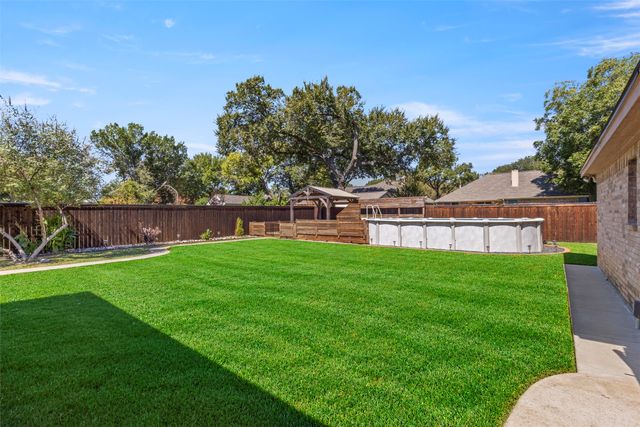 7713 Buck Street, North Richland Hills, TX 76182