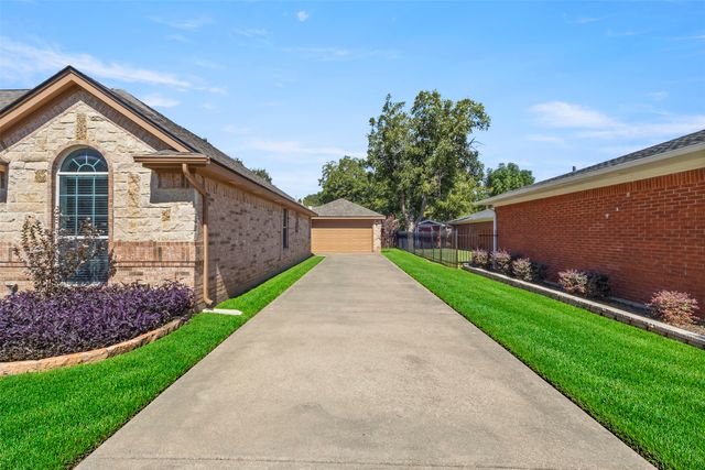 7713 Buck Street, North Richland Hills, TX 76182