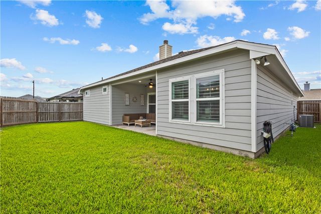 10337 Creek Bottom Dr, Corpus Christi, TX 78410
