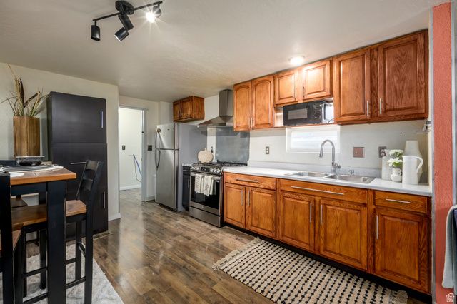 41 W CRAWFORD PL, Sandy, UT 84070