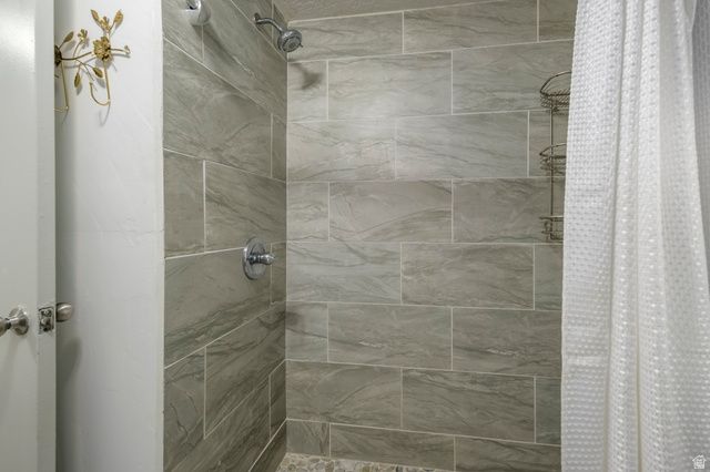 41 W CRAWFORD PL, Sandy, UT 84070