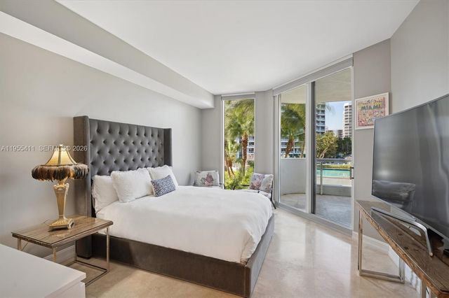 21200 Point Place 504, Aventura, FL 33180