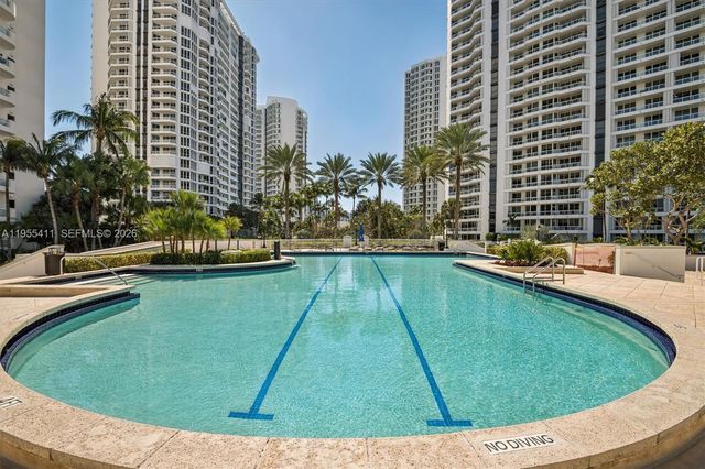 21200 Point Place 504, Aventura, FL 33180