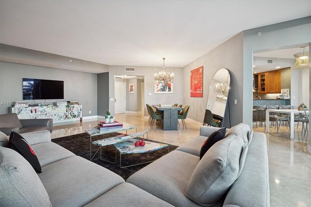 21200 Point Place 504, Aventura, FL 33180