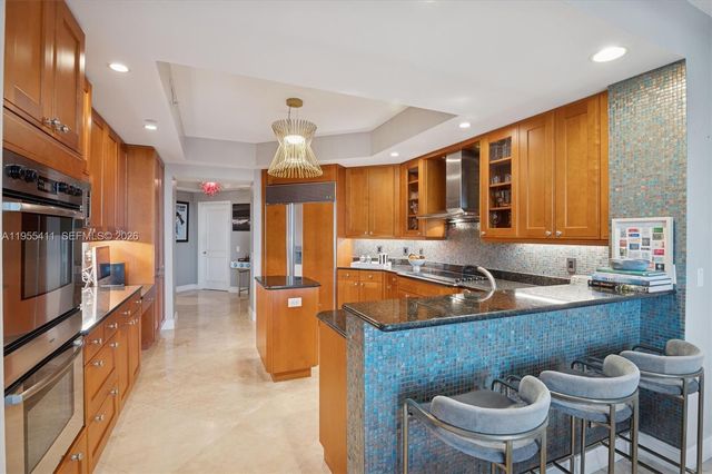 21200 Point Place 504, Aventura, FL 33180