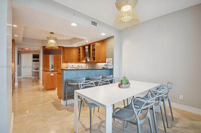 21200 Point Place 504, Aventura, FL 33180