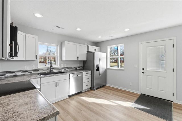 102 N 8TH Street, Council Bluffs, IA 51503