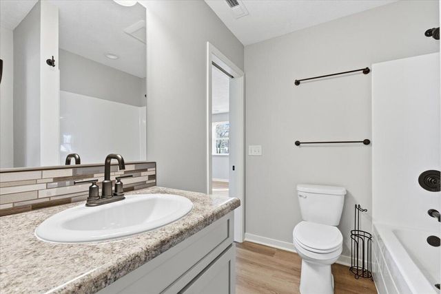 102 N 8TH Street, Council Bluffs, IA 51503