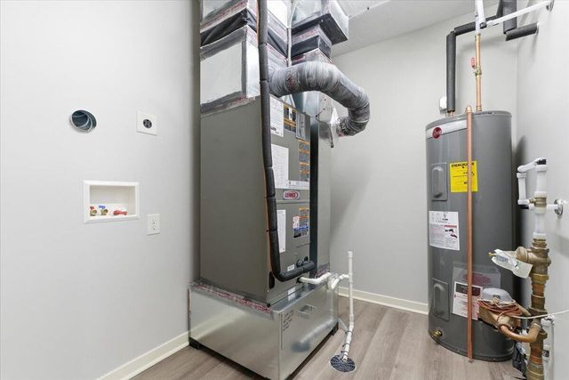 102 N 8TH Street, Council Bluffs, IA 51503