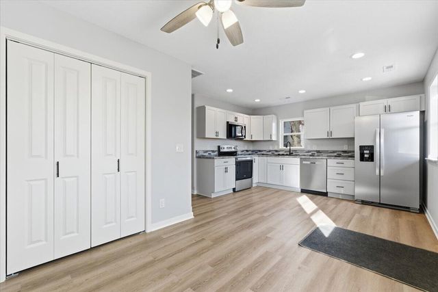 102 N 8TH Street, Council Bluffs, IA 51503