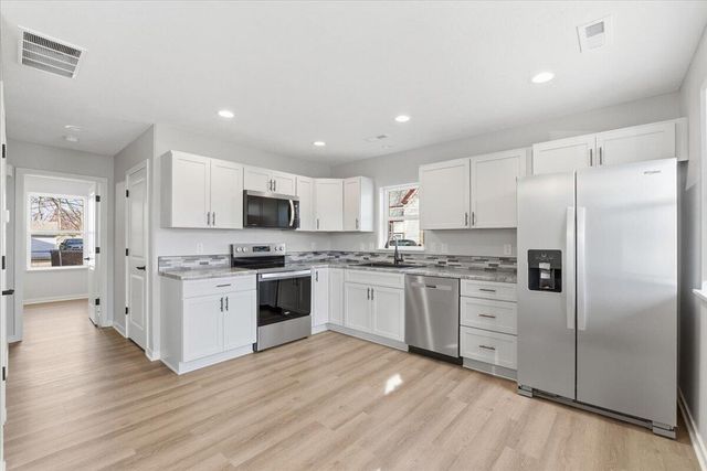 102 N 8TH Street, Council Bluffs, IA 51503