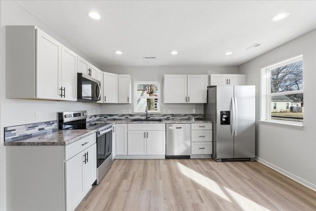 102 N 8TH Street, Council Bluffs, IA 51503